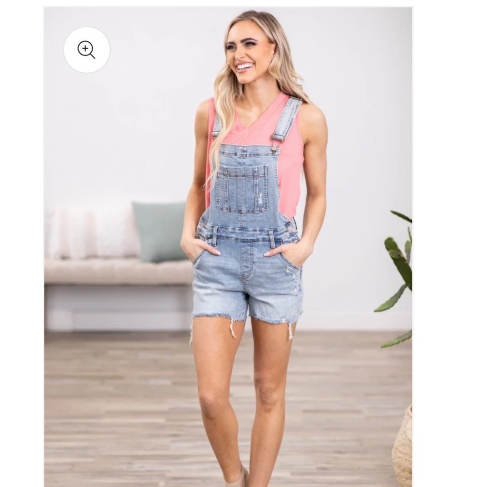 Judy Blue Denim Short Overalls Women Large Light Blue Distressed Raw Hem 150036
